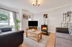 3 Bed Holiday Home in Llandeilo with log burner